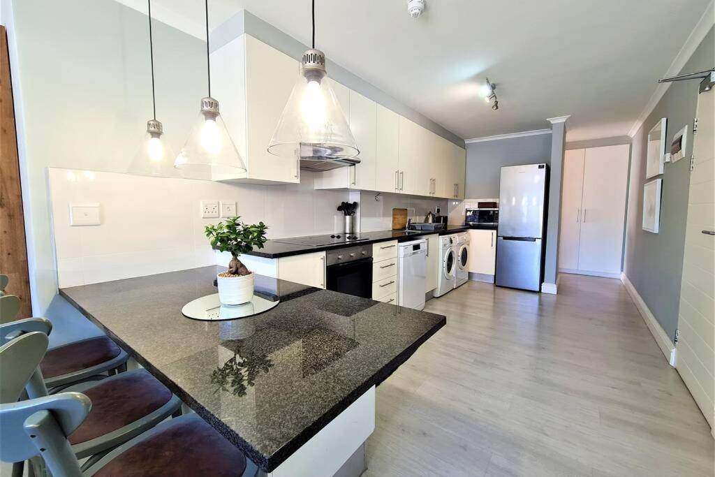Modern & Secure 3 Bedroom *